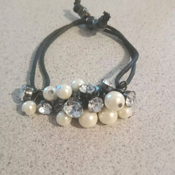 🩷Faux Pearl and Rhinestone Dangle Bracelet ~ Adjustable Fit - Picture 2 of 4